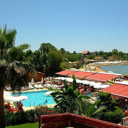 Altinkum فندق 3*