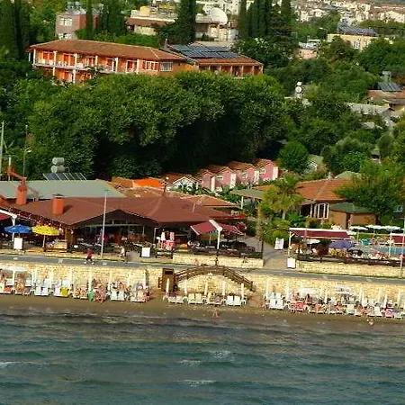 Altinkum فندق