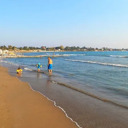 Altinkum فندق