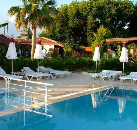 Altinkum فندق 3*