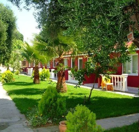 Altinkum فندق