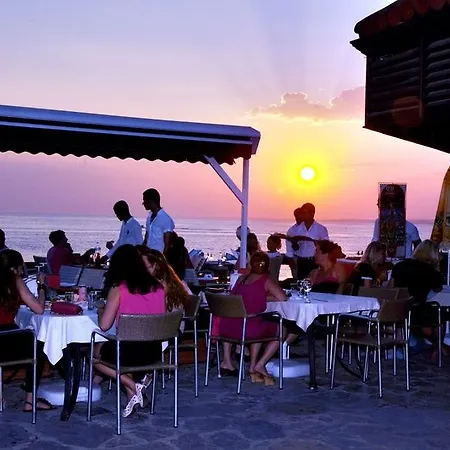 Ξενοδοχείο Altinkum 3*